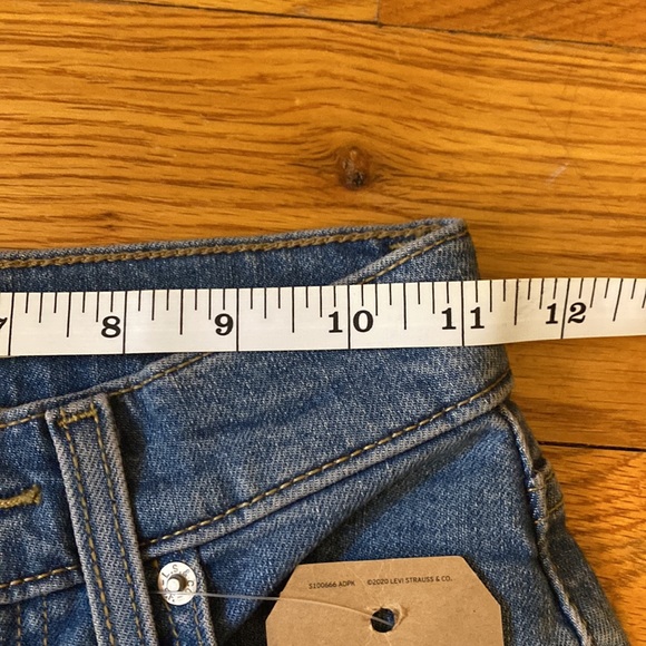 NWT Levi’s High Waisted Tapered Jeans in FYI in Size 23 x 27 - Picture 9 of 16